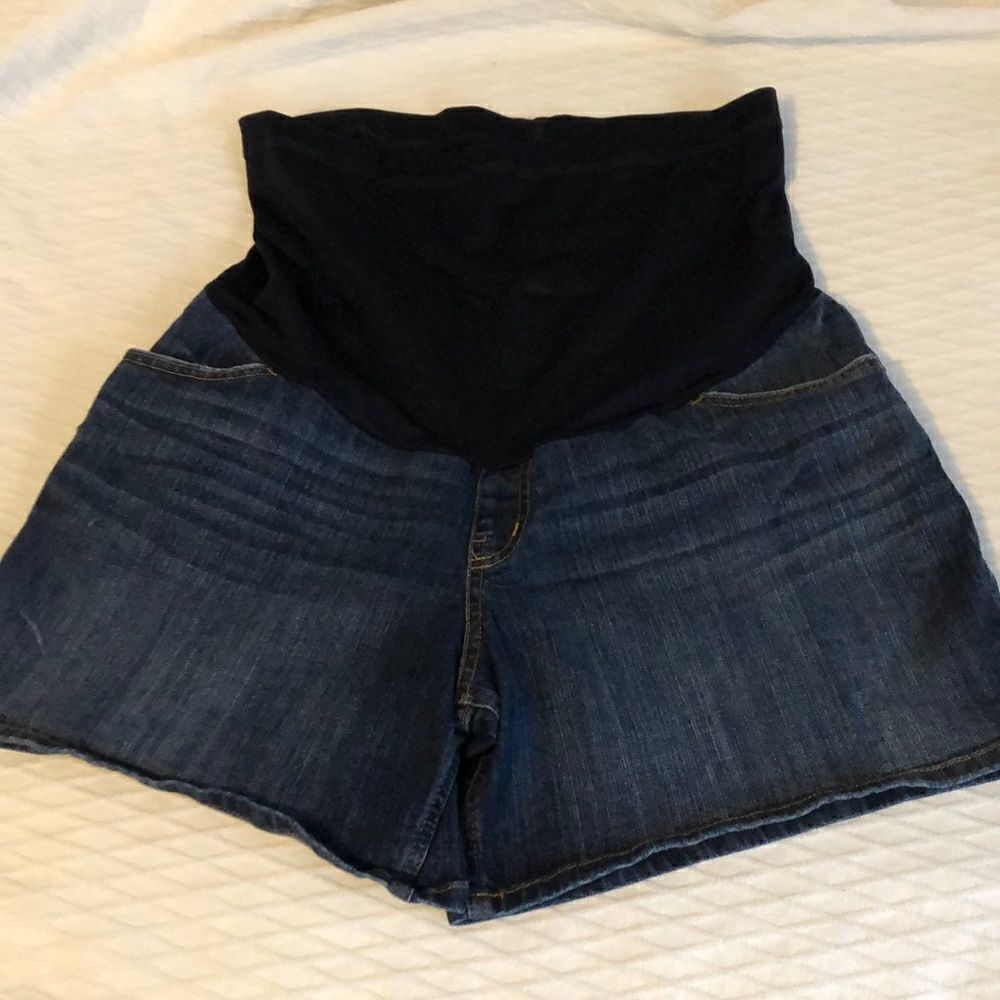 Liz Lange Maternity Shorts-like new!